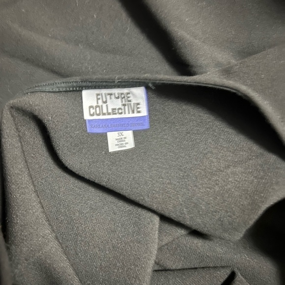 Future Collective Long Sleeve Mock Neck Open Back Size 3X NEW - Picture 7 of 8